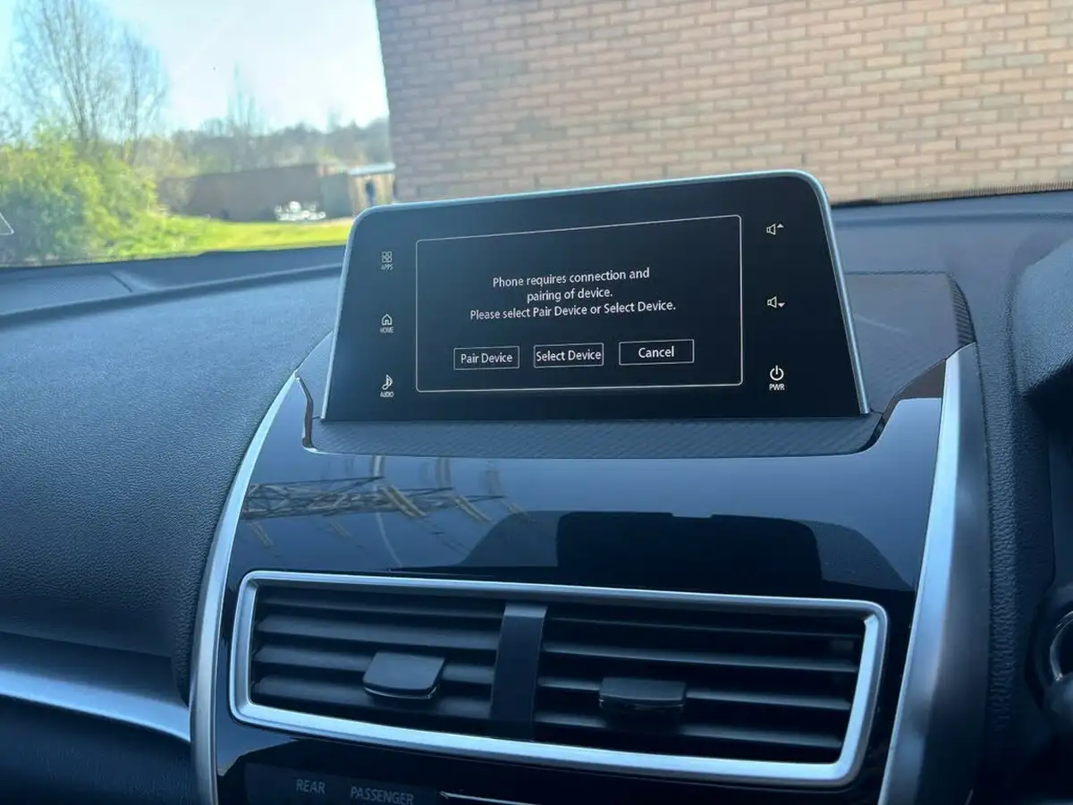 2019-mitsubishi-eclipse-cross-15-3-big-29