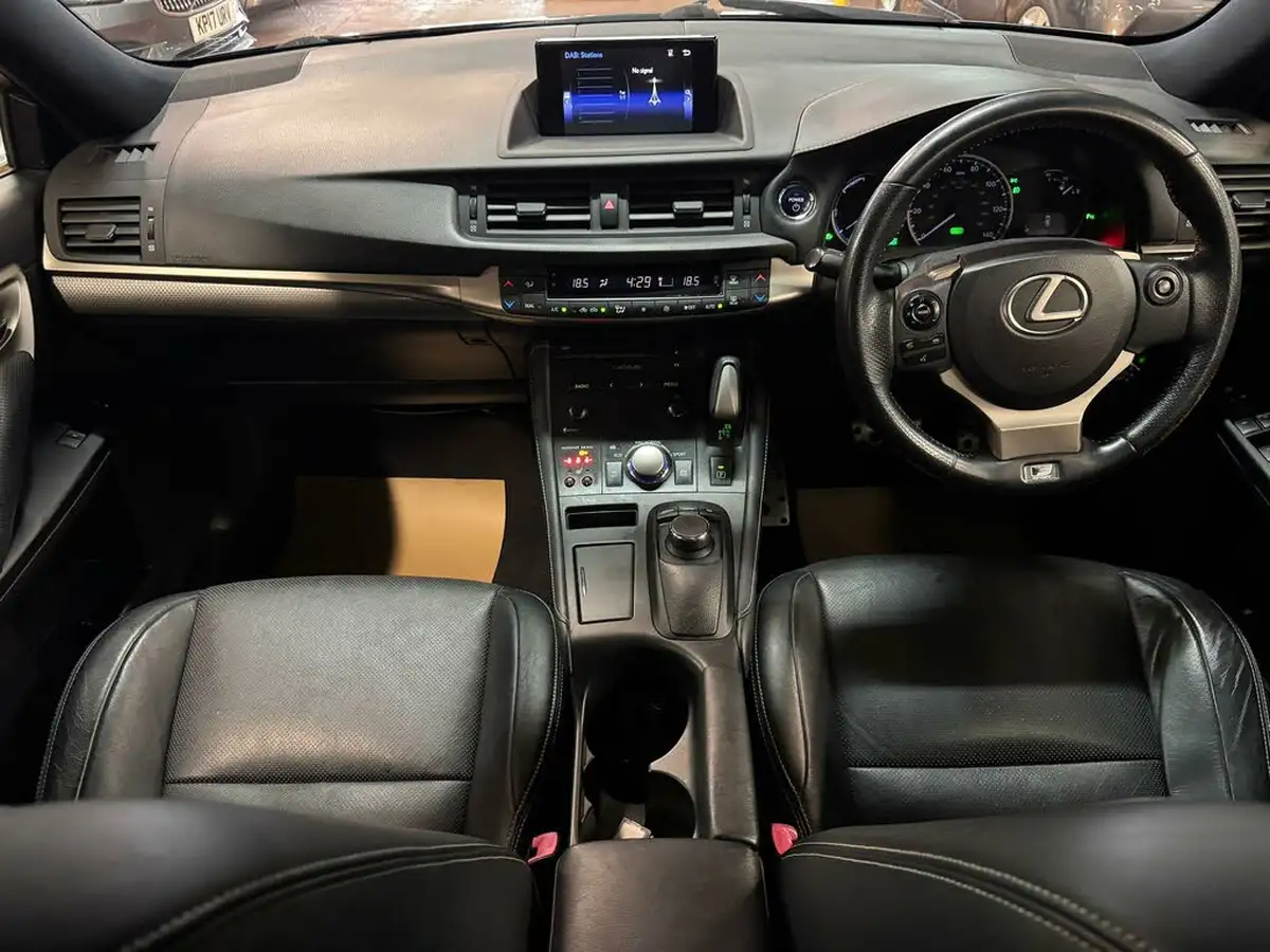 2015-lexus-ct-200h-18-f-sport-cvt-big-28