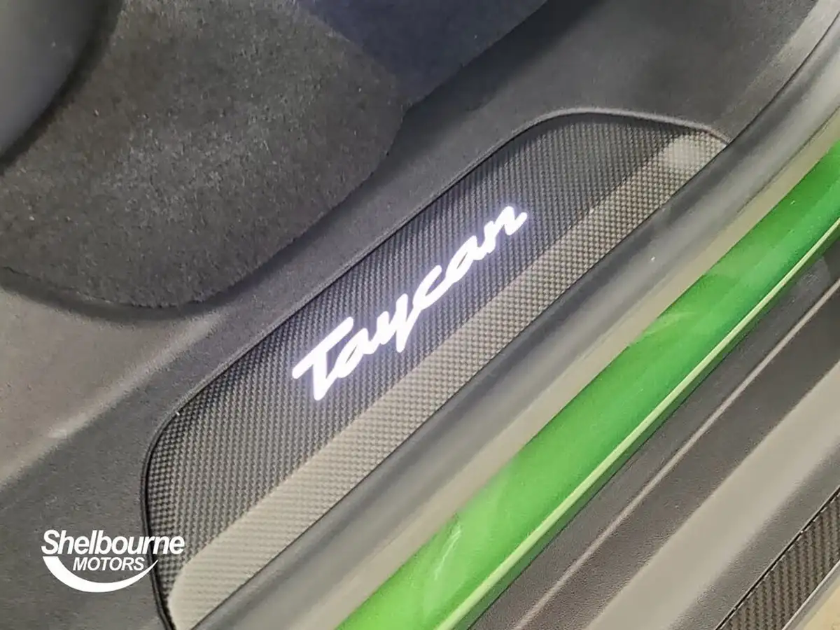 2022-porsche-taycan-e-turbo-s-big-42