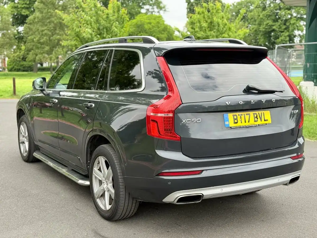 2017-volvo-xc90-20-t8-momentum-momentum-hybrid-auto-big-4