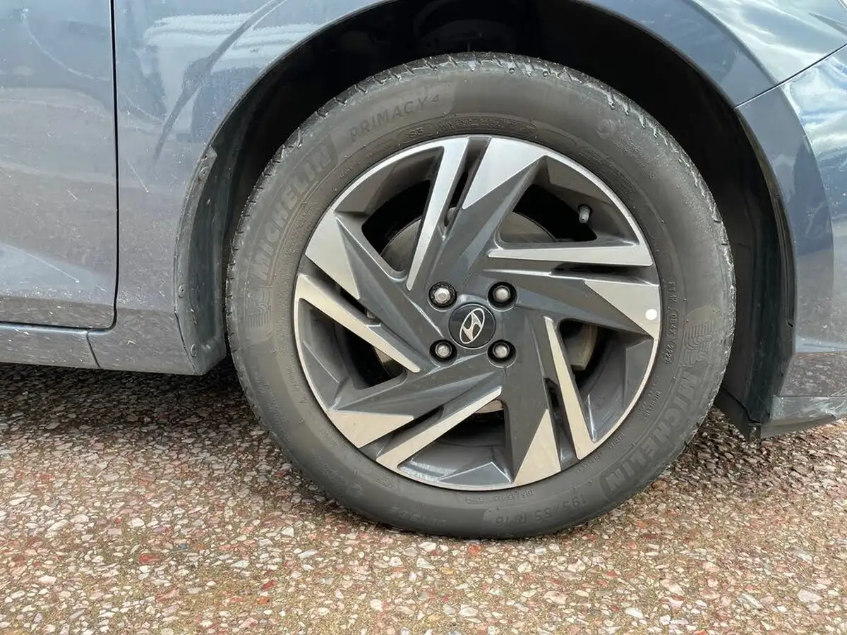 2022-hyundai-i20-10-t-gdi-se-connect-eclutch-imt-big-8
