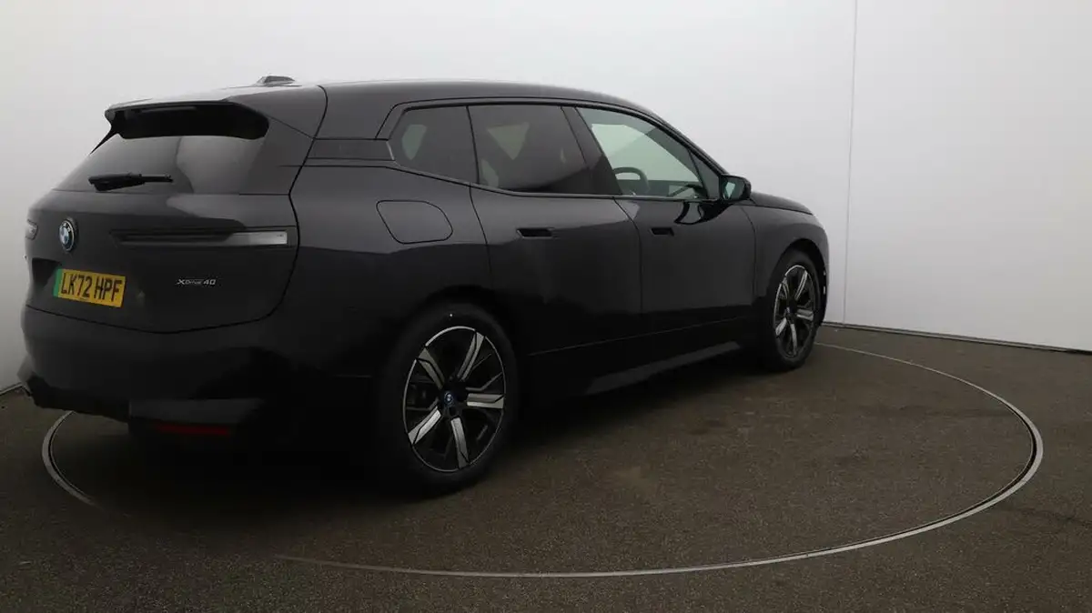 2022-bmw-ix-e-xdrive-40-m-sport-big-52