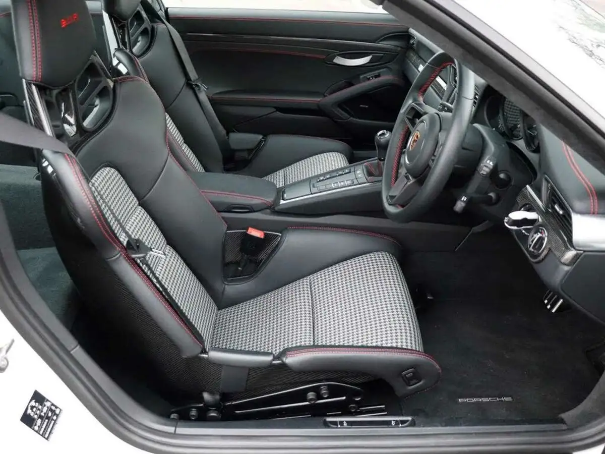 2016-porsche-911-40-r-big-21