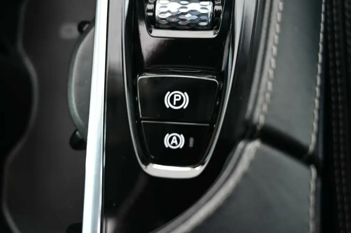 2018-volvo-xc90-20td-d5-inscription-pro-4x4-big-37