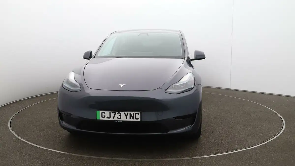 2023-tesla-model-y-e-rwd-big-30