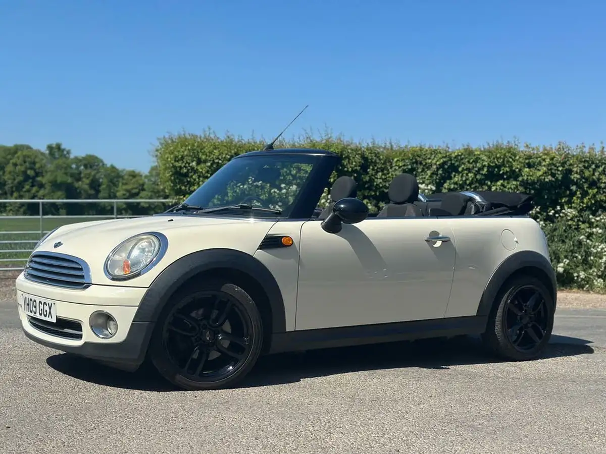 2009-mini-cooper-16-cooper-120bhp-convertible-2d-big-14