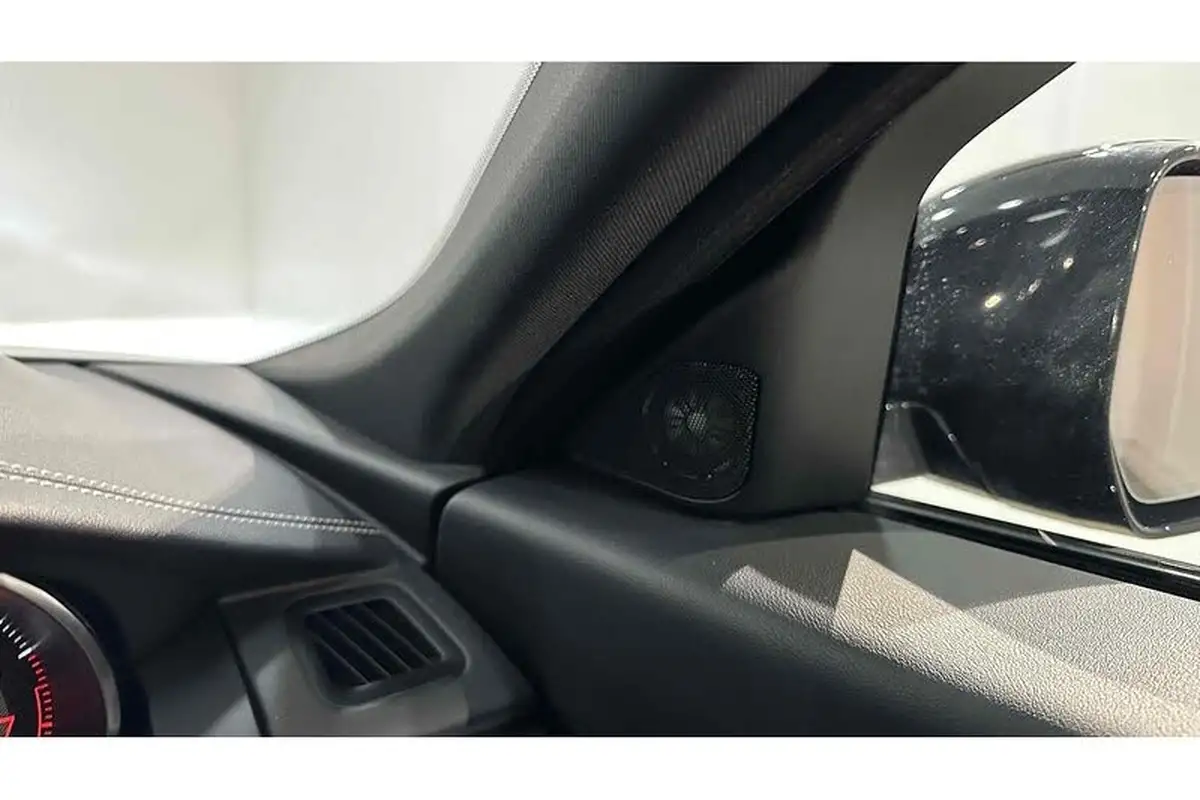 2018-jaguar-e-pace-20-i4-r-dynamic-s-200ps-big-31