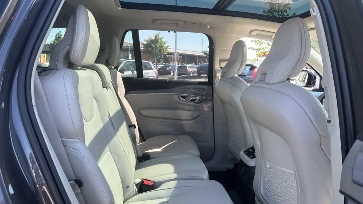 2024-volvo-xc90-20-t8-ultimate-dark-big-5