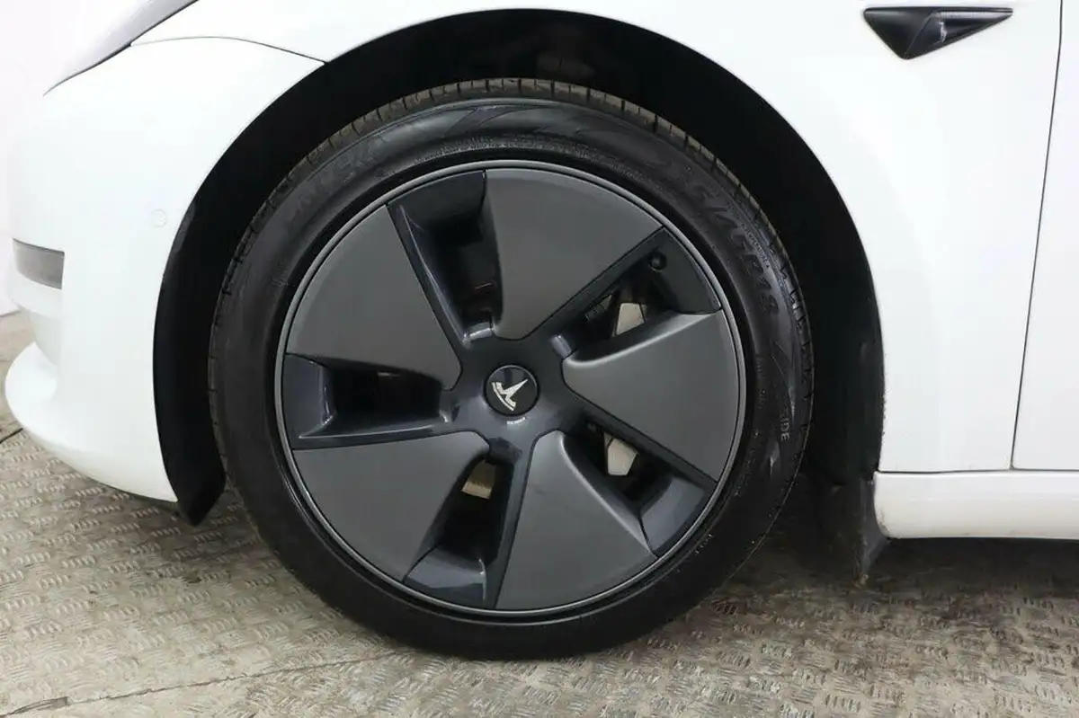 2021-tesla-model-3-e-long-range-4x4-big-25