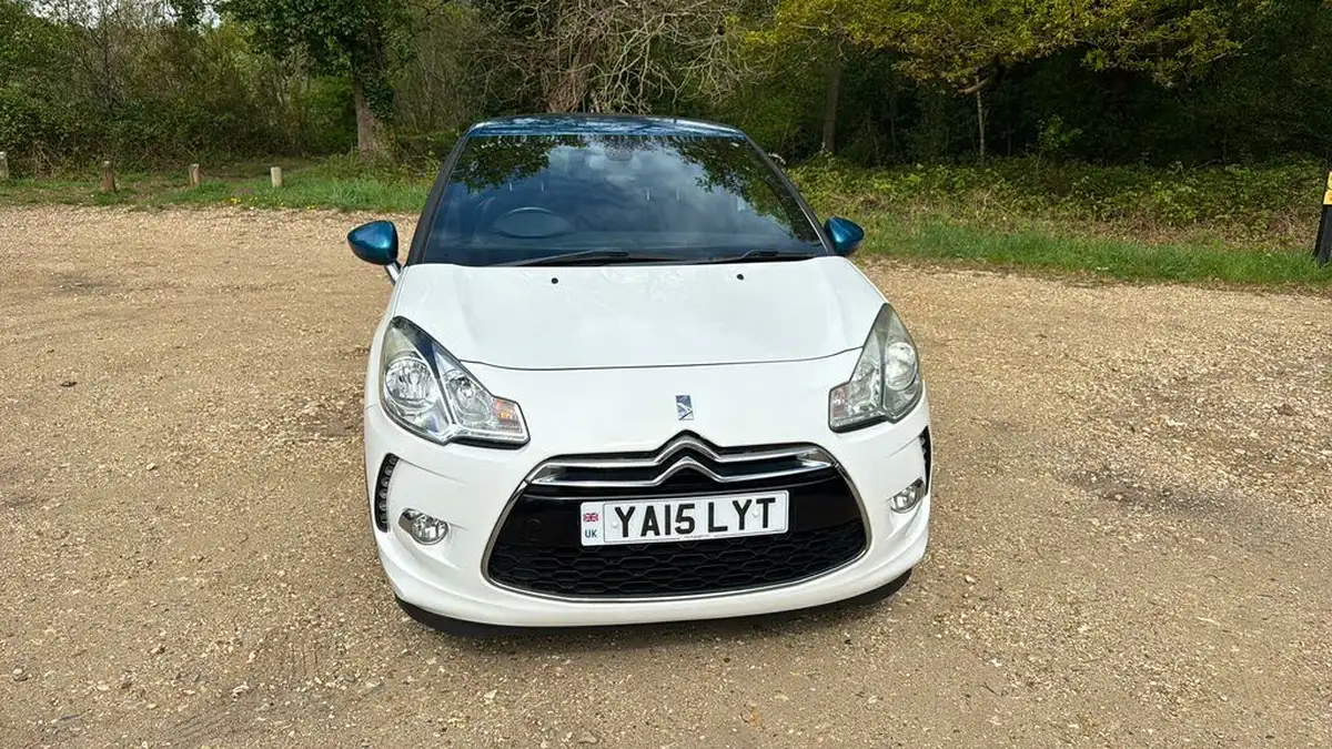 2015-citroen-ds3-12-dstyle-plus-big-72