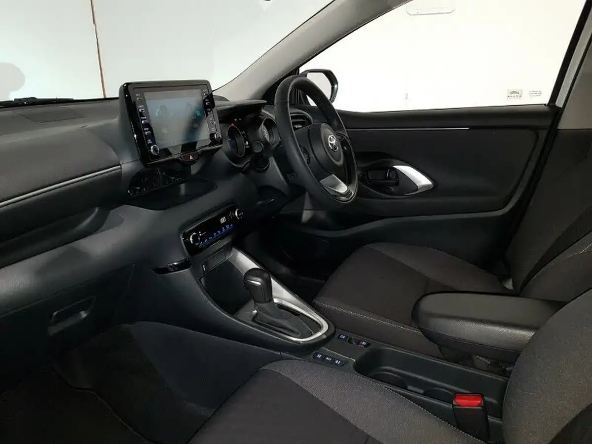 2022-toyota-yaris-15-vvt-i-design-big-4