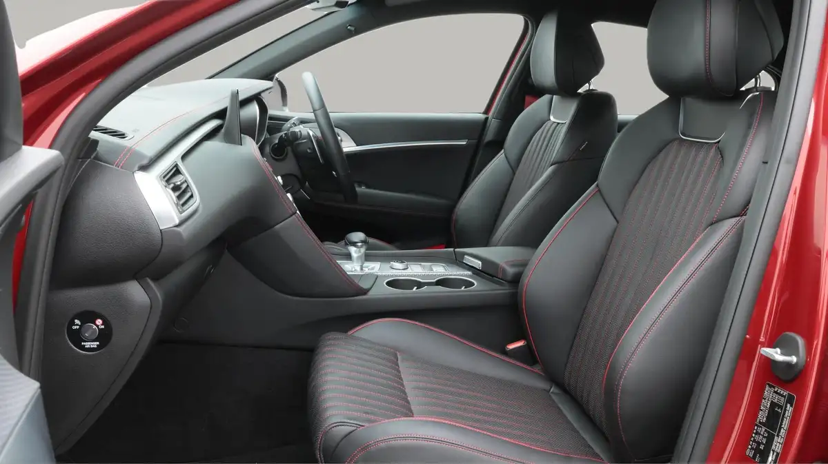 2022-genesis-g70-20-t-sport-line-saloon-4d-big-14