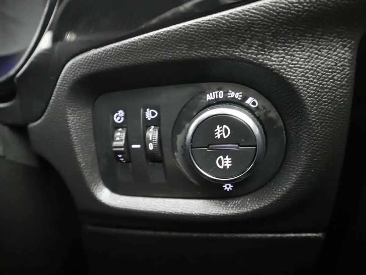 2022-vauxhall-corsa-12-turbo-gs-line-100ps-big-35