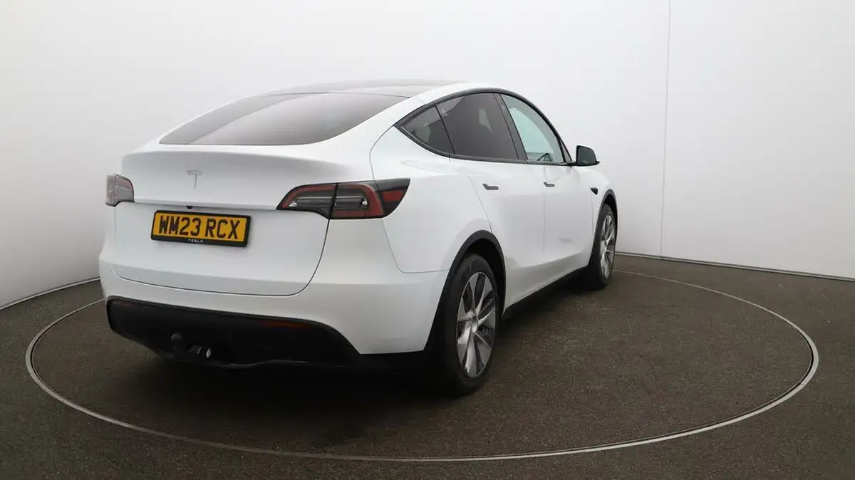 2023-tesla-model-y-e-rwd-big-53