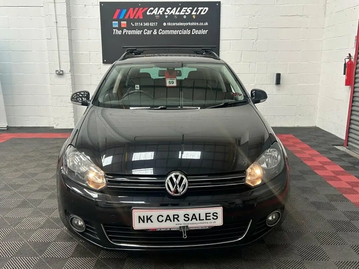 2012-volkswagen-golf-20td-sportline-big-3