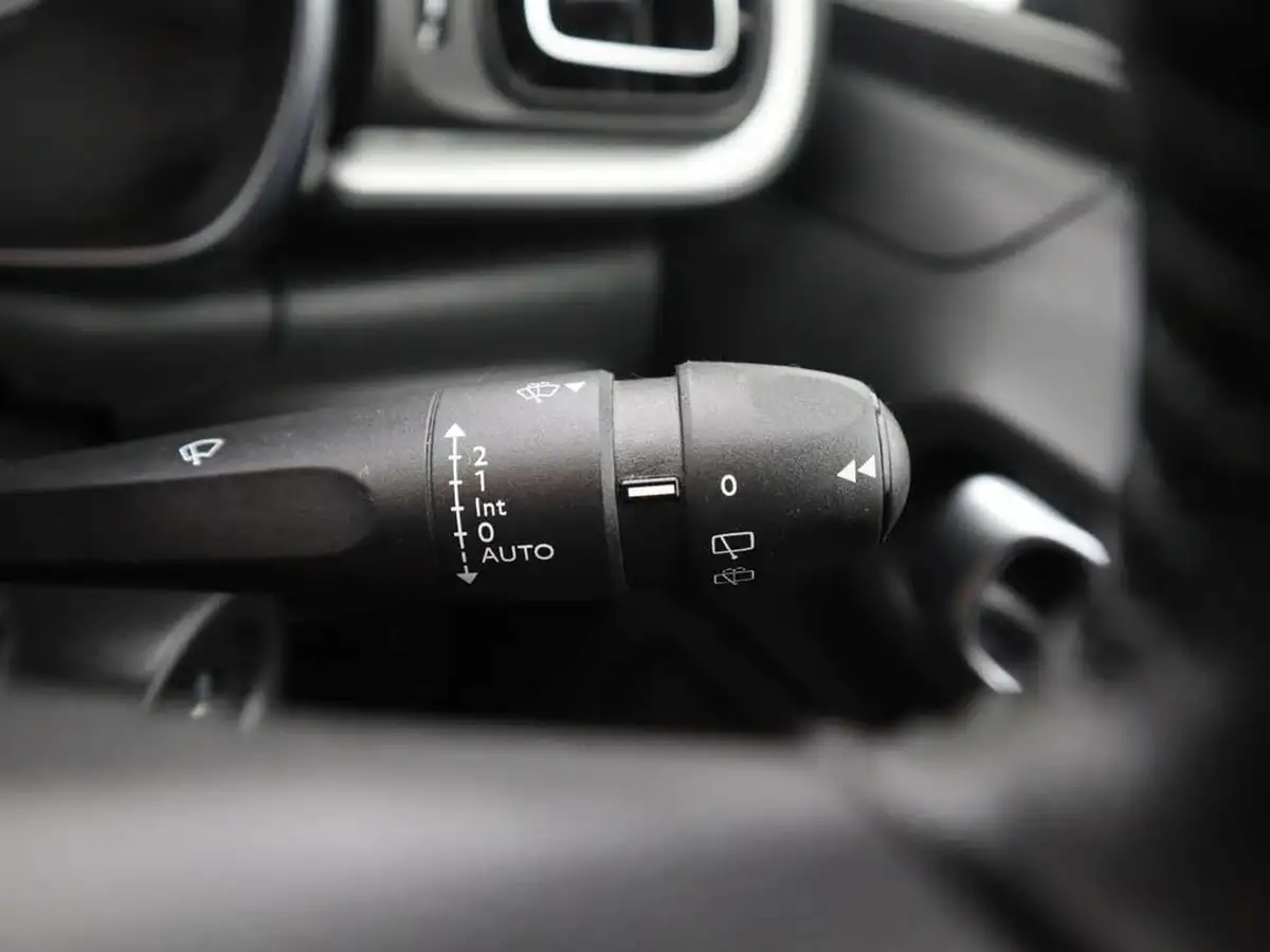 2020-citroen-c3-12-puretech-flair-plus-110ps-eat6-big-34
