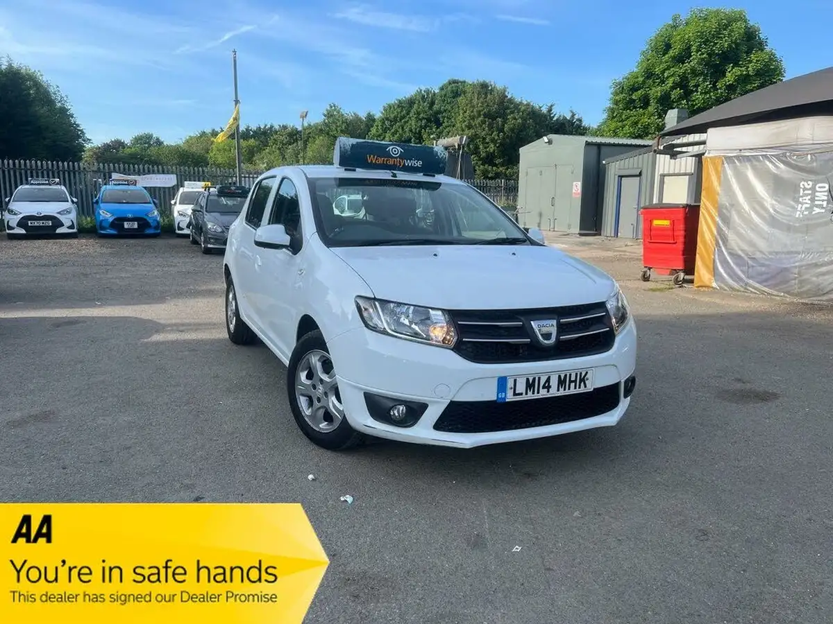 2013-dacia-sandero-12-laureate-big-0