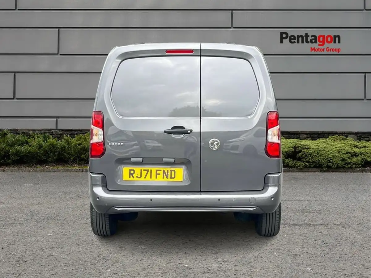 2021-vauxhall-combo-15cdti-sportive-2300-130pseu6d-t-4x4-l1h1-panel-big-16
