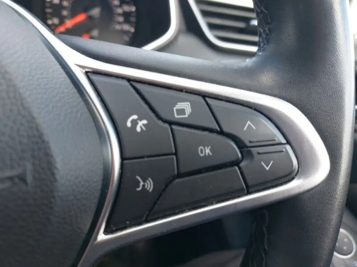 2021-renault-clio-10-tce-iconic-90ps-big-12