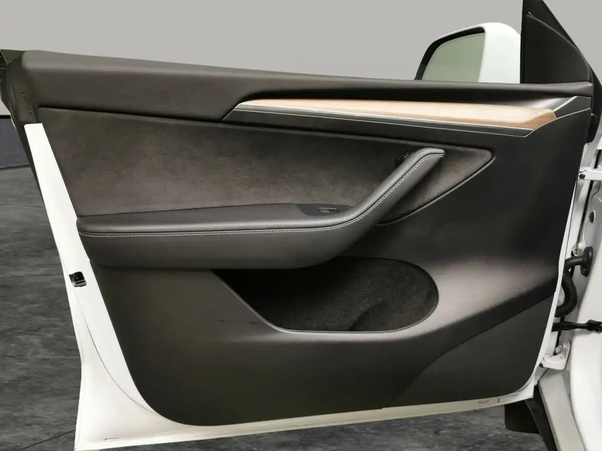 2023-tesla-model-y-e-rwd-big-37
