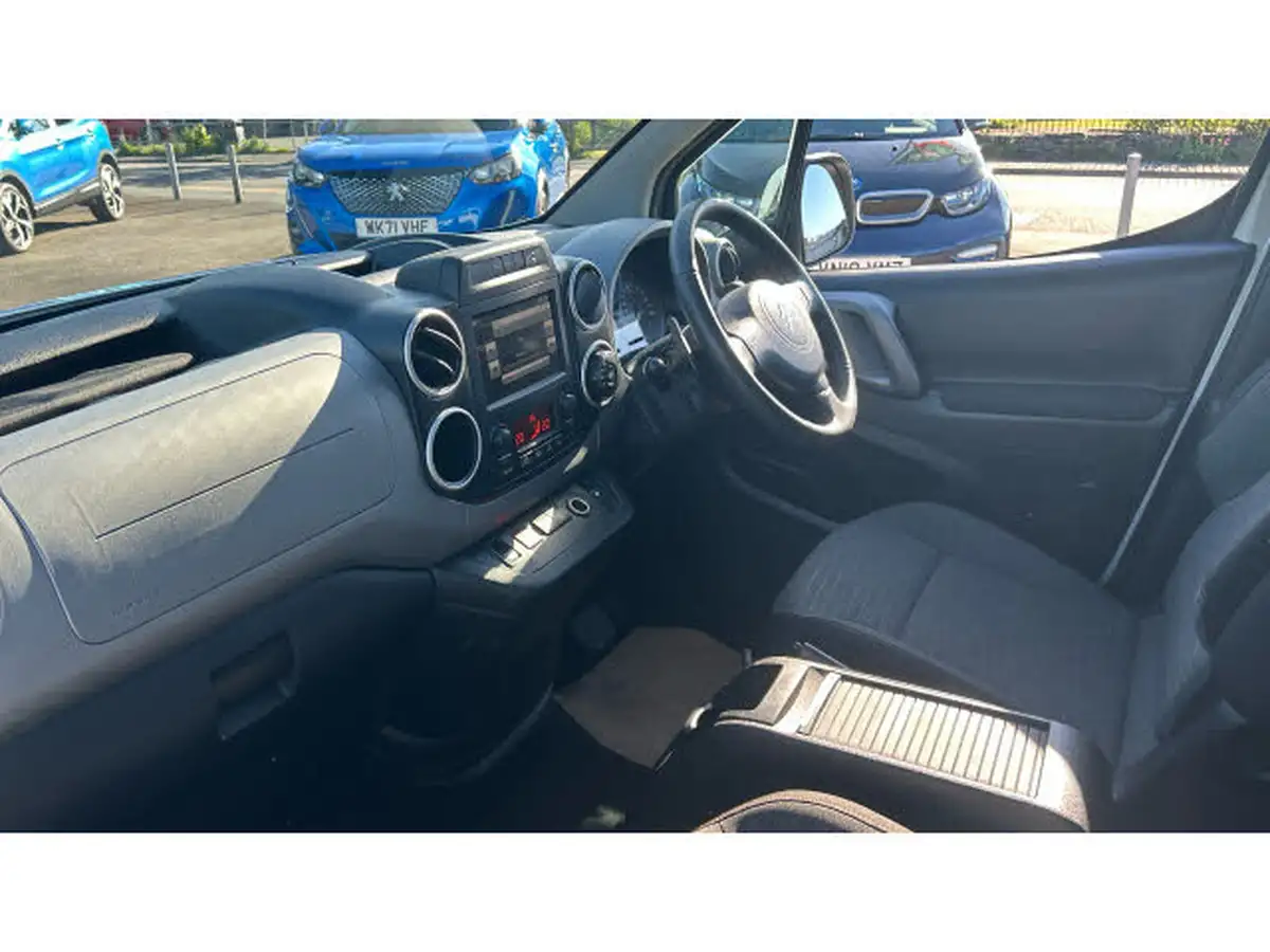2016-citroen-berlingo-16bluehdi-multispace-flair-102ps-ss-etg6-big-8