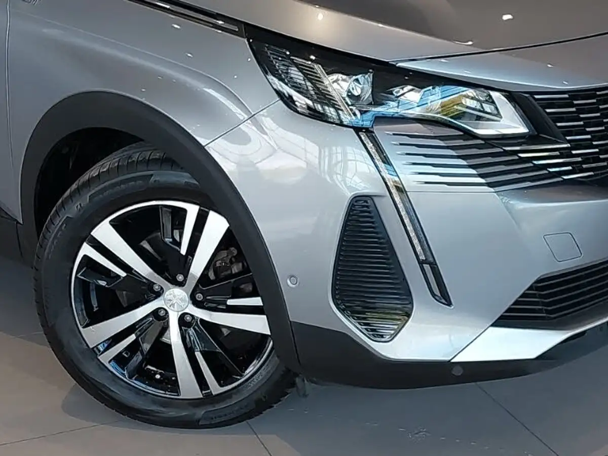 2023-peugeot-5008-suv-15-bluehdi-gt-130ps-eat8-big-8
