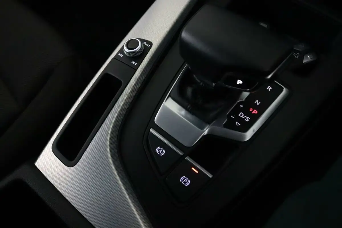 2021-audi-a4-20-35-tfsi-technik-s-tronic-big-24