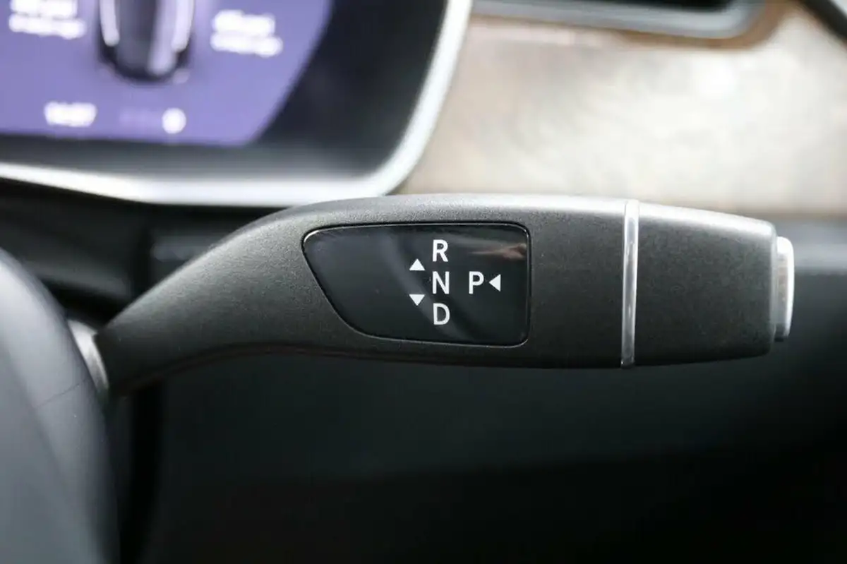 2020-tesla-model-s-e-long-range-big-30