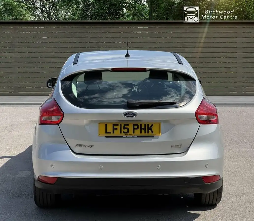 2015-ford-focus-10-titanium-t-125ps-hatchback-big-5