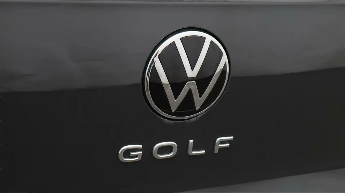 2022-volkswagen-golf-15-etsi-r-line-150ps-hatchback-big-22