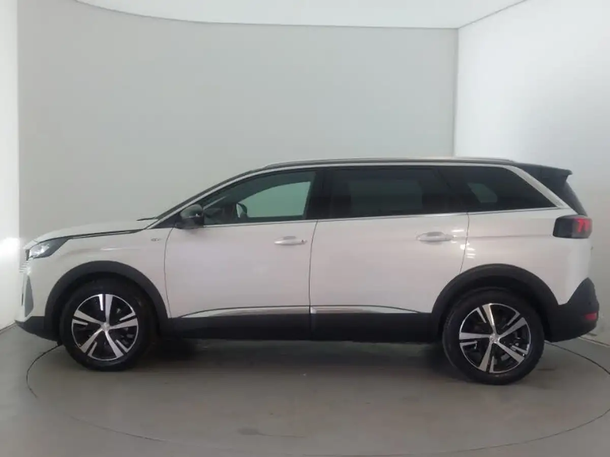 2022-peugeot-5008-suv-12-puretech-gt-big-3