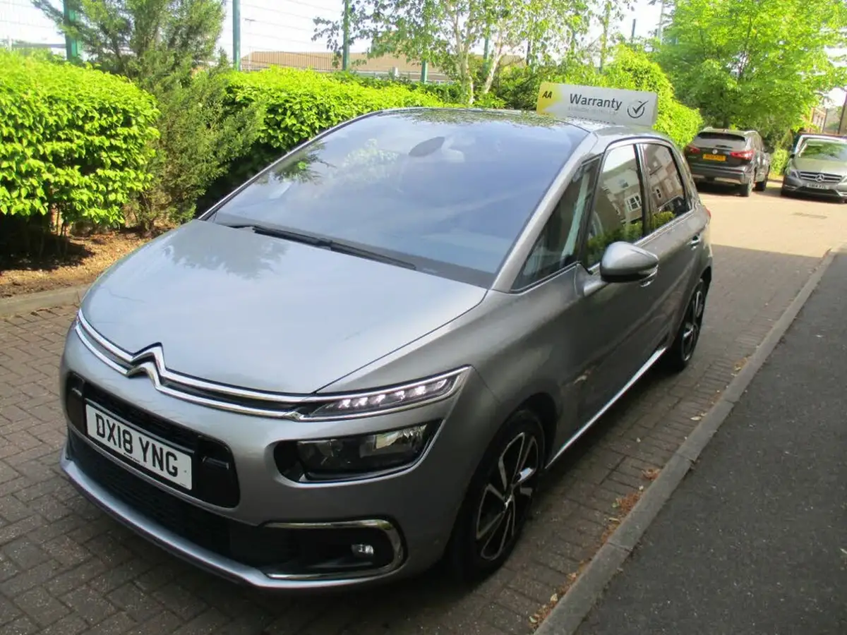 2018-citroen-c4-picasso-12-puretech-flair-big-9