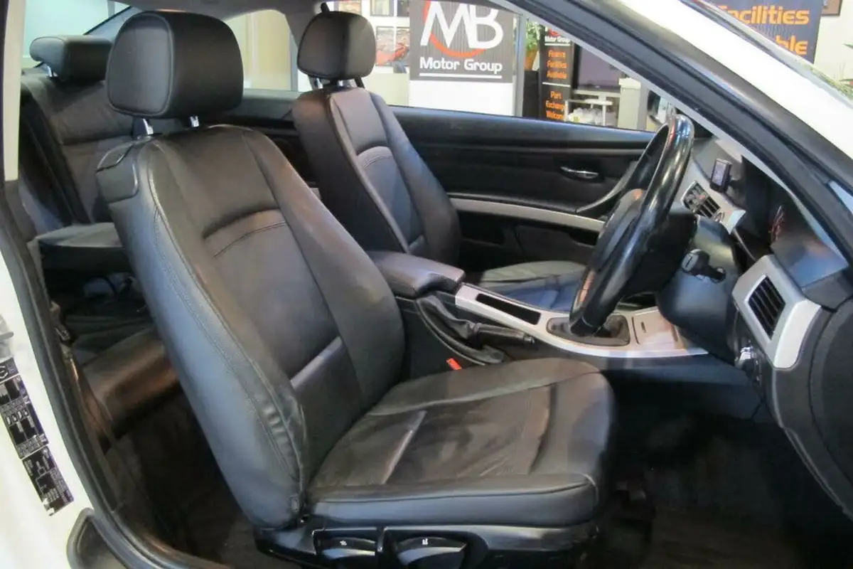 2011-bmw-3-series-20-320i-se-coupe-2d-1995cc-big-20