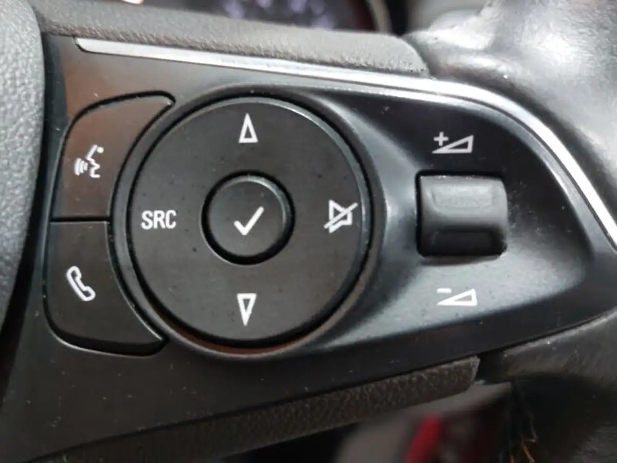 2019-vauxhall-grandland-x-12-elite-nav-ss-big-15