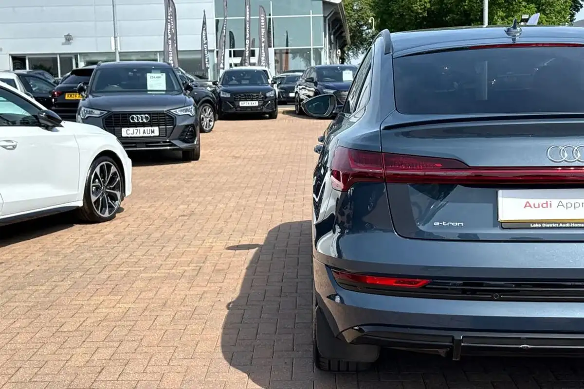2023-audi-e-tron-55e-black-edition-sportback-big-38