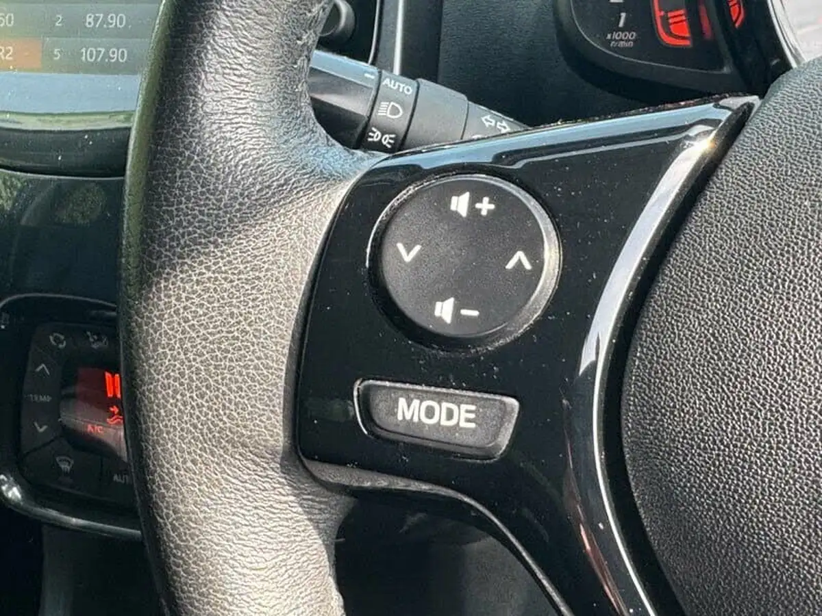 2016-toyota-aygo-10-vvt-i-x-clusiv-5d-big-10
