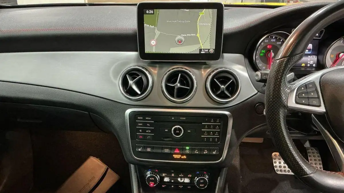 2016-mercedes-benz-gla-class-21d-gla-220d-amg-line-premium-plusss-7g-dct-big-16