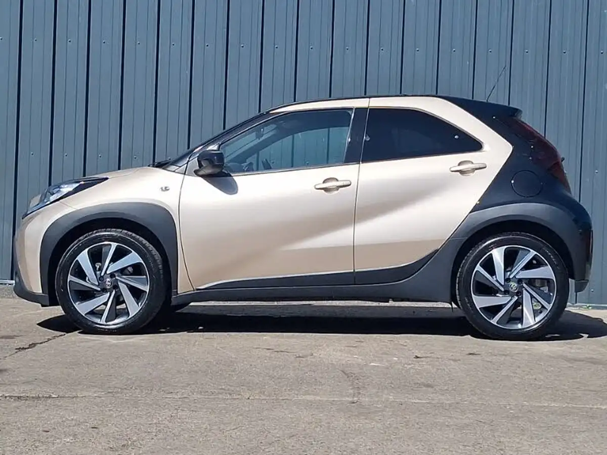 2023-toyota-aygo-x-10-vvt-i-edge-big-3