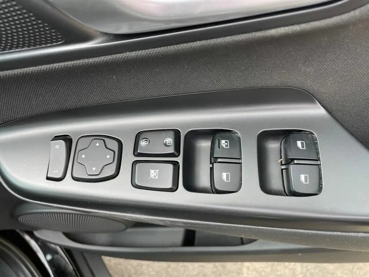 2023-hyundai-kona-16-gdi-se-connect-big-19
