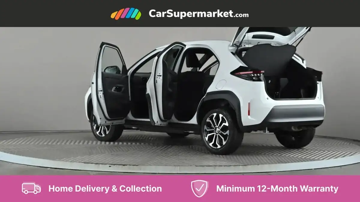 2022-toyota-yaris-15-vvt-i-design-panoramic-roof-big-9