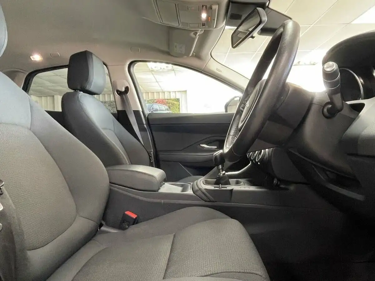 2019-jaguar-e-pace-20-i4d-150ps-big-23