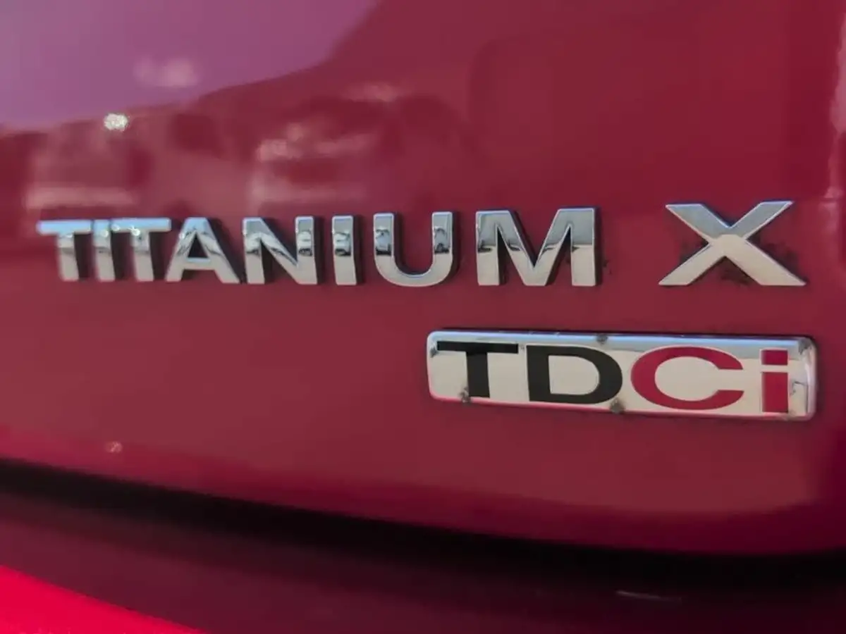2015-ford-focus-15tdci-titanium-x-hatchback-big-8