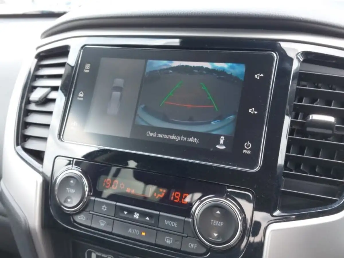 2021-mitsubishi-l200-22di-d-barbarian-x-big-11