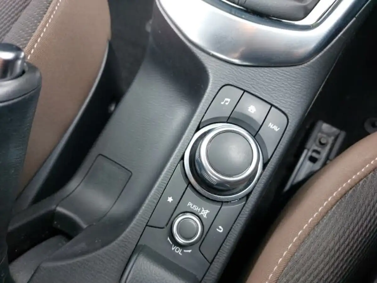 2020-mazda-mazda2-15-skyactiv-g-se-l-nav-big-12