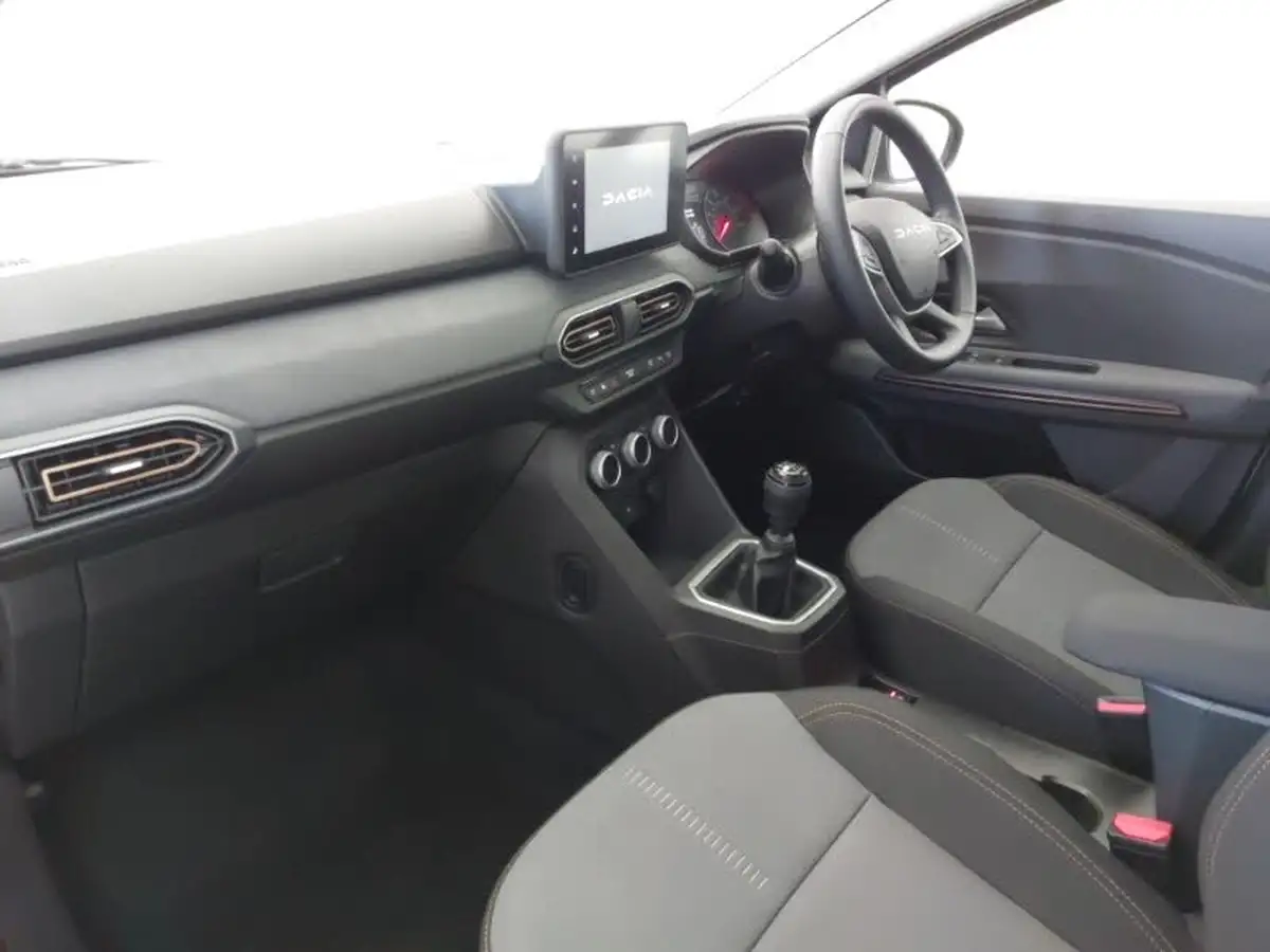 2024-dacia-sandero-stepway-10-tce-extreme-90bhp-big-4