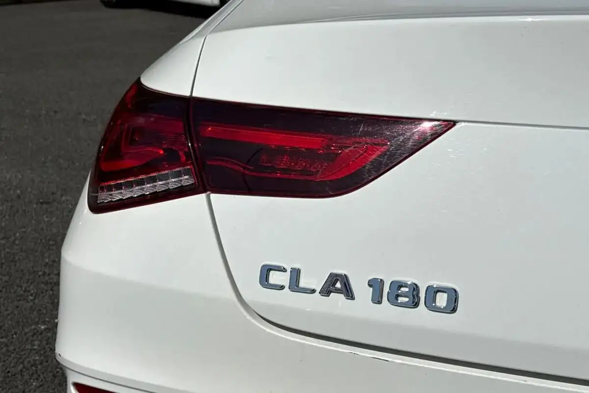 2021-mercedes-benz-cla-13-cla-180-amg-line-premium-plus-coupe-4d-big-35