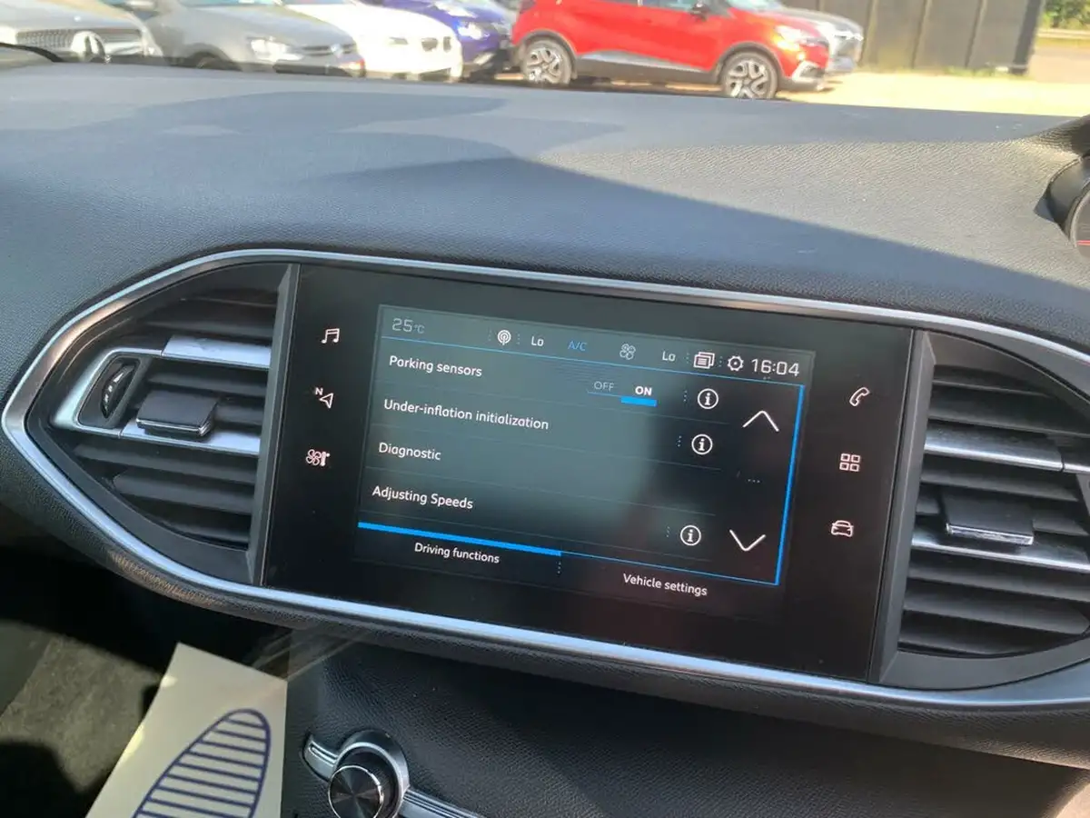 2018-peugeot-308-sw-20-bluehdi-gt-big-11