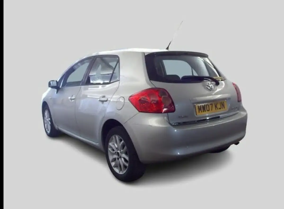 2007-toyota-auris-16-tr-vvt-i-5d-big-2