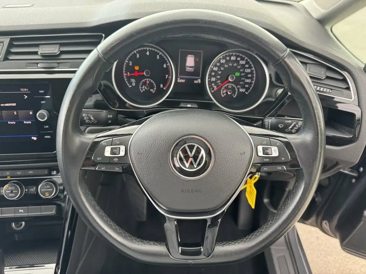 2021-volkswagen-touran-15-tsi-sel-dsg-big-54