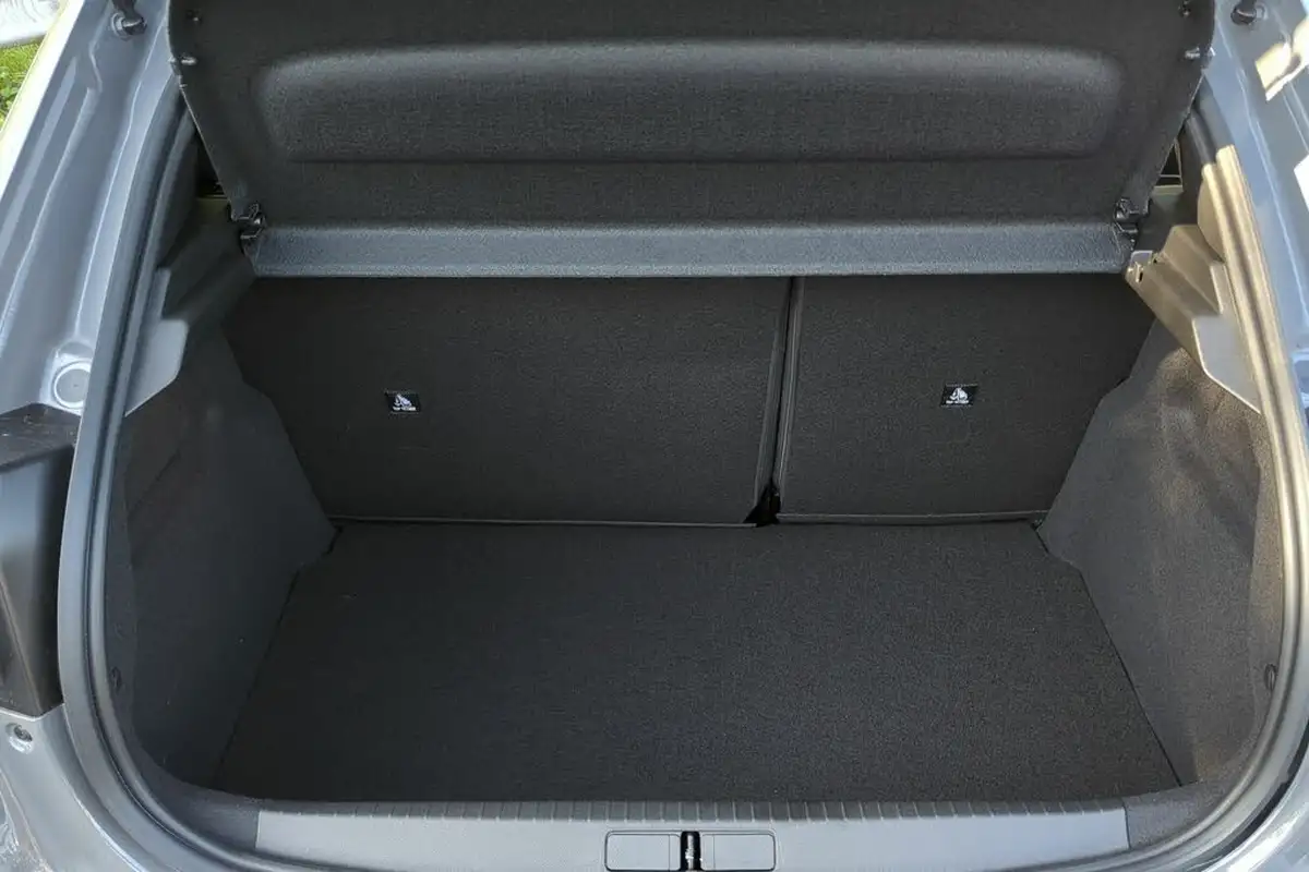 2025-peugeot-208-12-puretech-allure-big-17